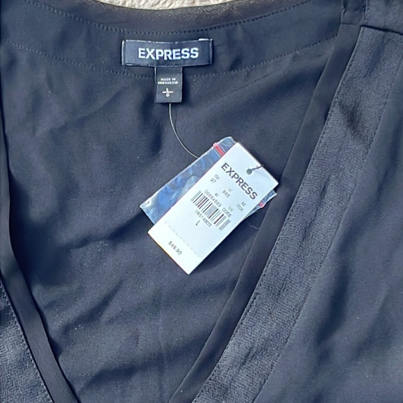 Fancy black light weight Express brand new NWT. Buttons on cuff.  Size large. - Picture 5 of 5